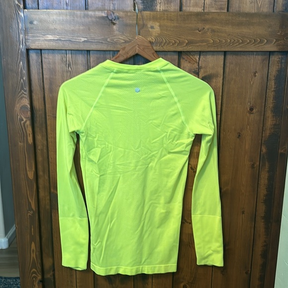 Lululemon Swiftly Tech Long Sleeve 2.0, Size 4 - Picture 2 of 9